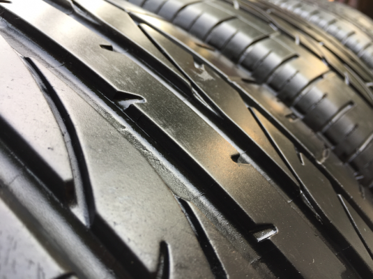 ยาง Bridgestone 225 65 17 ปี14 ดอกเต็ม ใช้ยาว ราคาไม่แพง ยาง Bridgestone 225 65 17 ปี14 ดอกเต็ม ใช้ยาว ราคาไม่แพง