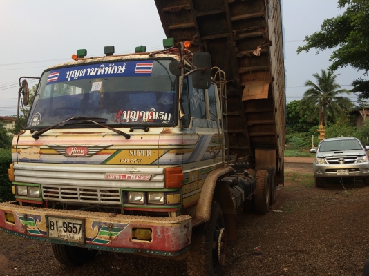 ขายด่วน HINO SUMO 227 สองเพลาใช้มาตั้งแต่ป้ายแดงลงเครื่องPO9สวยๆๆแรงๆๆครับ0629873267(คุณหนึ่ง)