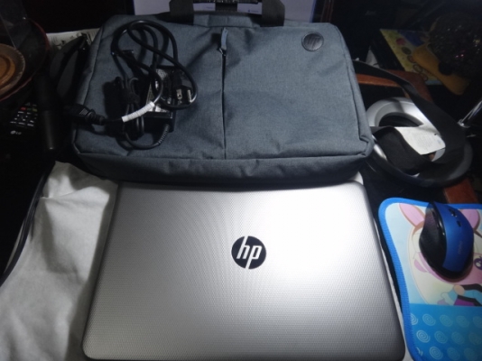 HP 14-AC101TX Core i3