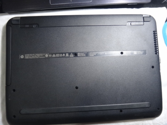 HP 14-AC101TX Core i3