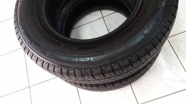 ขายยาง Michelin 215/70R16C รุ่น Aguis ถอดจากป้ายแดง มี 4 เส้น