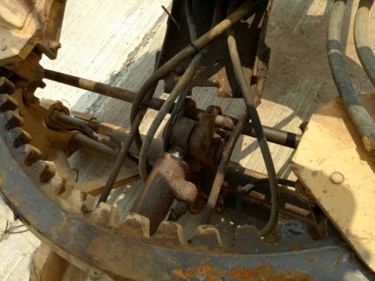 ขาย 2,390,0000 CAT 140 G 72 V S/N 14729 เครื่องดี เกียร์ทอคร์แรง เอวแน่น กิ๊ปล๊อคเพลาสมบูณร์ หัวเก๋ง อินวอยทร์ รถอยู่ นครปฐม 090-772-3710 090-772-3708