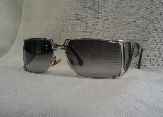 แว่นตาเยอรมันร่วมสมัยที่ร้อนแรงส์ที่สุด!  วินเทจหายาก!  ราคา &#039;ขวัญใจนักเรียน&#039;   Vintage CAZAL handmade in Germany