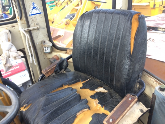 รถตัก Komatsu 520B นำเข้าจากญี่ปุ่น ราคาถูก สภาพสวยพร้อมใช้งาน รถตัก Komatsu 520B นำเข้าจากญี่ปุ่น ราคาถูก สภาพสวยพร้อมใช้งาน