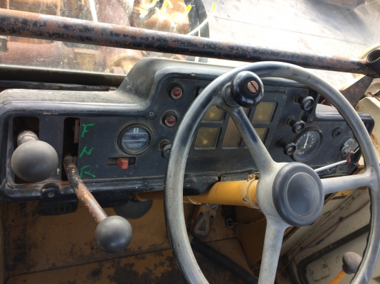 รถตัก Komatsu 520B นำเข้าจากญี่ปุ่น ราคาถูก สภาพสวยพร้อมใช้งาน รถตัก Komatsu 520B นำเข้าจากญี่ปุ่น ราคาถูก สภาพสวยพร้อมใช้งาน