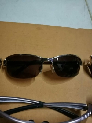 6 อัน 550 บ. กทม.ส่งฟรี 083-2000058  LINE ID: line832923 แว่นตากันแดด 6 อัน มีทั้งหญิงและชาย ทรงเรียบๆและทรงสปอตแต่ละแบบไม่ซ้ำกัน