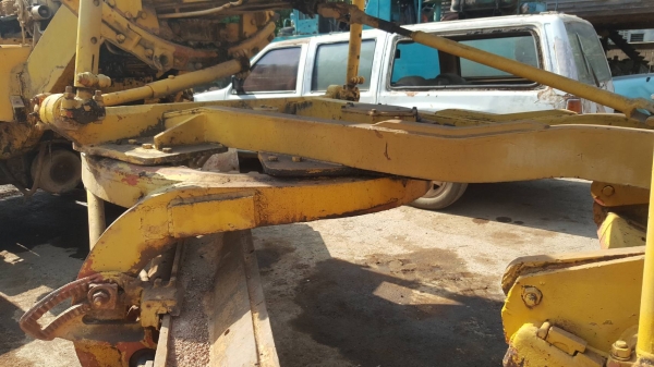 ขายรถเกรด CAT 12F เครื่อง8Zไดเล็ก ขายรถเกรด CAT 12F เครื่อง8Zไดเล็ก