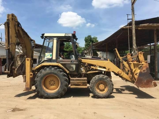ขาย 395,000 รถตักหน้าขุดหลัง CAT 428-B ระบบขับเคลื่อน 2 เพลา โฟร์วิน สภาพรถสวย พร้อมใช้ ปุ้งกี้ปิดเปิดได้ มีระบบใช้งานแบบรถโฟร์คลิปได้ด้วย ยางพร้อมใช้ มูมหลังสไลน์ได้ เอกสารเล่มทะเบียน  รถอยู่  กรุงเทพ 090-772-3710 090-772-3708