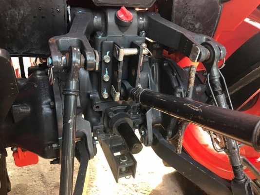 ขายรถไถคูโบต้า L5018(4WD)2เพลา สภาพนางฟ้า พร้อมอุปกรณ์ ใบมีด และ ผานพรวน  ใช้งาน 400 ชม. รถปี 59 ราคา 638,000 บาท  สนใจติดต่อ 081-9136451  ขอดูรูปเพิ่มเติม Line : bow6451  #พร้อมจัดส่งฟรีค่ะ