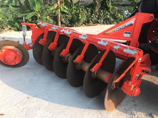 ขายรถไถคูโบต้า L5018(4WD)2เพลา สภาพนางฟ้า พร้อมอุปกรณ์ ใบมีด และ ผานพรวน  ใช้งาน 400 ชม. รถปี 59 ราคา 638,000 บาท  สนใจติดต่อ 081-9136451  ขอดูรูปเพิ่มเติม Line : bow6451  #พร้อมจัดส่งฟรีค่ะ