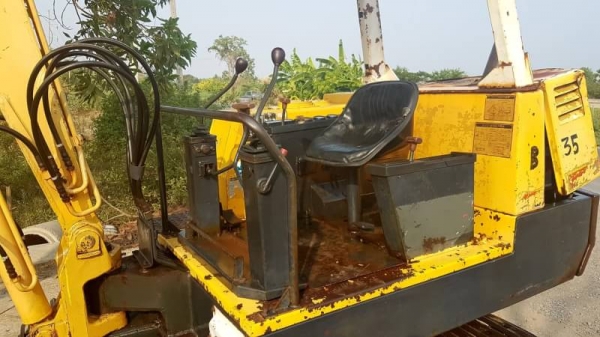 ขายด่วนรถแบคโฮKUBOTAคูโบต้าKH30มีเก๋งเทียบเท่าPC30เครื่องคูโบต้า3สูบดีปั่มแรงรถนอกเพิ่งนำเข้ามาใหม่ยังไม่เคยใช้งานในเมืองไทยเลย