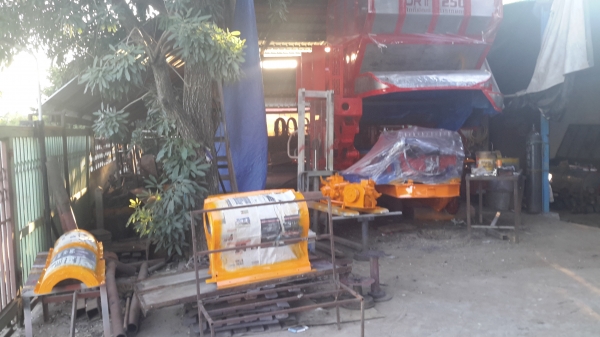 ท่านที่รอ เรายังจะมีรถที่จะนำเข้ามาเก็บงานอีก 3 คันครับ พร้อมช่วงไหนก็รับได้ครับ ศักดิ์พัฒนา 10  ht  hino ho7d +TORBO ~225  แรง ปั้มไดกิ้น แขนปล่อยมอร์เตอร์