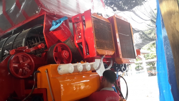 ท่านที่รอ เรายังจะมีรถที่จะนำเข้ามาเก็บงานอีก 3 คันครับ พร้อมช่วงไหนก็รับได้ครับ ศักดิ์พัฒนา 10  ht  hino ho7d +TORBO ~225  แรง ปั้มไดกิ้น แขนปล่อยมอร์เตอร์