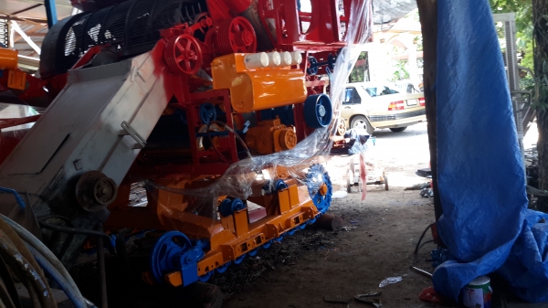 ท่านที่รอ เรายังจะมีรถที่จะนำเข้ามาเก็บงานอีก 3 คันครับ พร้อมช่วงไหนก็รับได้ครับ ศักดิ์พัฒนา 10  ht  hino ho7d +TORBO ~225  แรง ปั้มไดกิ้น แขนปล่อยมอร์เตอร์