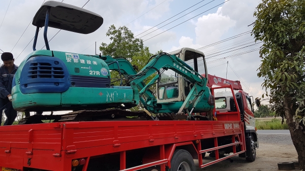 ขายด่วนรถแบคโฮKOMATSUโคมัสซูPC27-8เทียบเท่าPC30คอลโทลสั้นปั้มนี้วมีลายหัวกะแทกพร้อมครื่องดีปั้มแรงรถนอกเพิ่งนำเข้ามาใหม่ยังไม่เคยใช้งานในเมืองไทยเลย