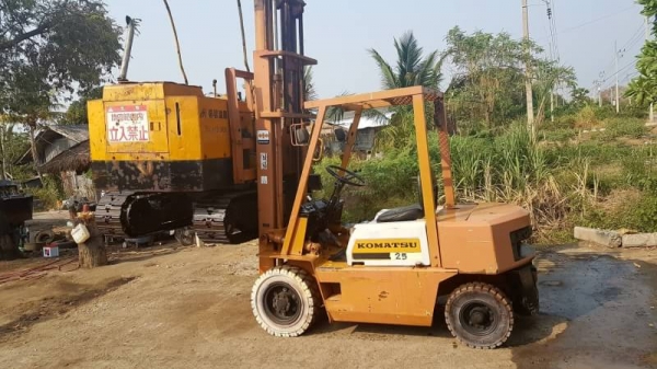 ขายด่วนรถยกKOMATSU FG25-10ยก2.5ตันยกสูง4เมตรเกียรออโต้รถนอกเพิ่งนำเข้ามายังไม่เคยใช้งานในเมืองไทยเลย