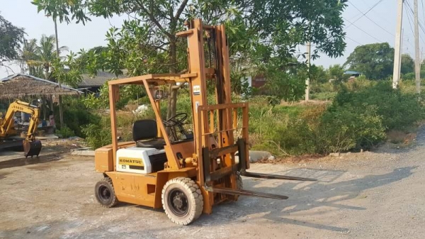 ขายด่วนรถยกKOMATSU FG25-10ยก2.5ตันยกสูง4เมตรเกียรออโต้รถนอกเพิ่งนำเข้ามายังไม่เคยใช้งานในเมืองไทยเลย