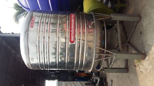 ขาย ถังน้ำสแตนเลส ขนาด 1600 ลิตรพร้อมขาตั้ง สภาพสวย