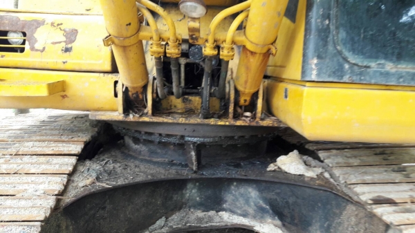 Komatsu PC200 รุ่น7
