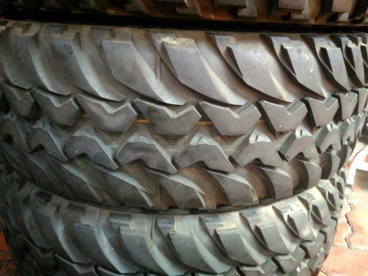 ขายยาง 265 x 75 x 16 MT พร้อมล้อเล็บเหยี่ยวแท้ ISUZU 4WD