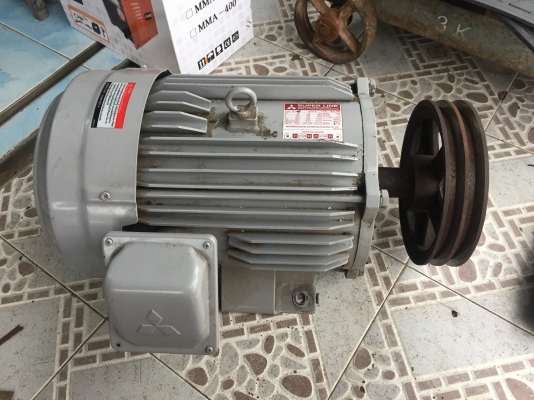 ขายมอเตอร์ MITSUBISHI 5HP 220V มือสอง สภาพสวยๆครับ