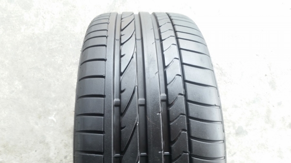 ขายยาง245/40/18 ปี 4414 BRIDGESTONE RE050A 2 เส้น