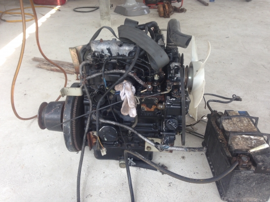 ขายเครื่องยนต์มิตซู3สูบ15แรงเก่าญี่ปุ่น ขายเครื่องยนต์มิตซู3สูบ15แรงเก่าญี่ปุ่น