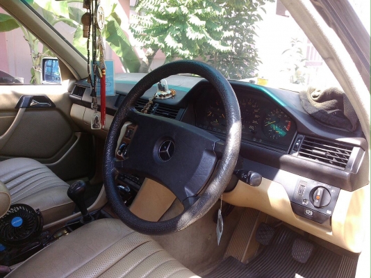 BENZ 230e หรู