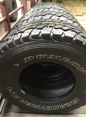 ยาง All Dunlop 31 10.5 R15 ปลายปี15 ดอกเต็ม ไม่มีปะ เนื้อนิ่มๆ ใช้ยาว ราคาไม่แพง