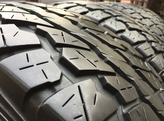 ยาง All Dunlop 31 10.5 R15 ปลายปี15 ดอกเต็ม ไม่มีปะ เนื้อนิ่มๆ ใช้ยาว ราคาไม่แพง