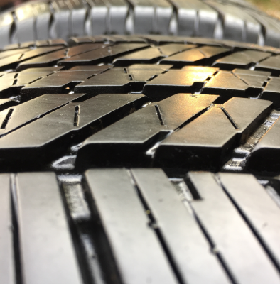 ยาง Bridgestone 265 65 17 ปี15 ดอกเต็ม ไม่มีปะ เนื้อนิ่มๆ ใช้ยาว ราคาไม่แพง