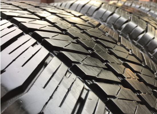 ยาง Bridgestone 265 65 17 ปี15 ดอกเต็ม ไม่มีปะ เนื้อนิ่มๆ ใช้ยาว ราคาไม่แพง
