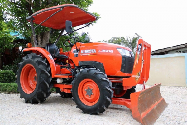 คูโบต้า L3608DT 4 WD 2 เพลา เกรด AAA ..ใบมีดดันหน้า่ ผานหลังใหม่  ทำงาน 289 ชั่วโมง สีเดิมๆโรงงาน 100\%