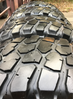 ยาง Mud BF Goodrich 285 75 16 ปี12 พร้อมใช้งาน ราคาไม่แพง