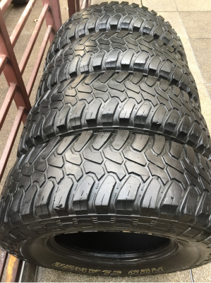 ยาง Mud Deestone 285 75 16 กลางปี12 ไม่มีปะ พร้อมใช้งาน ราคาไม่แพง