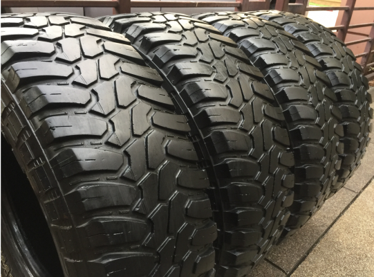 ยาง Mud Deestone 285 75 16 กลางปี12 ไม่มีปะ พร้อมใช้งาน ราคาไม่แพง ยาง Mud Deestone 285 75 16 กลางปี12 ไม่มีปะ พร้อมใช้งาน ราคาไม่แพง