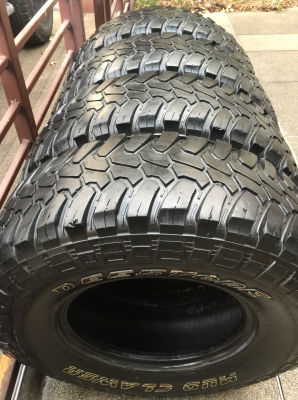 ยาง Mud Deestone 285 75 16 กลางปี12 ไม่มีปะ พร้อมใช้งาน ราคาไม่แพง