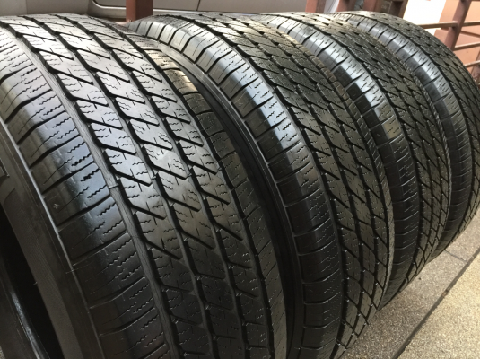 ยาง Michelin 265 65 17 กลางปี13 ดอกเต็ม ไม่มีปะ ราคาไม่แพง ยาง Michelin 265 65 17 กลางปี13 ดอกเต็ม ไม่มีปะ ราคาไม่แพง