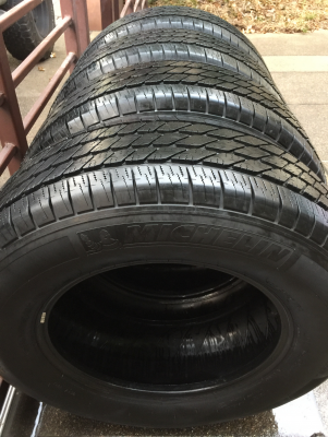 ยาง Michelin 265 65 17 กลางปี13 ดอกเต็ม ไม่มีปะ ราคาไม่แพง ยาง Michelin 265 65 17 กลางปี13 ดอกเต็ม ไม่มีปะ ราคาไม่แพง