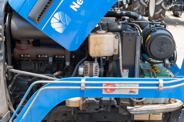 ขายรถไถ New Holland TC48 R พร้อมอุปกรณ์ชุดไถ