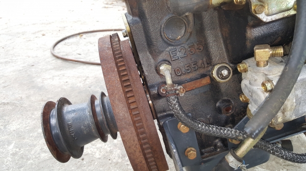 2 สูบ 12 แรง  พร้อมหม้อน้ำ  ราคา  15800 บาท รหัสสินค้า D3 - 9