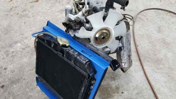 2 สูบ 12 แรง  พร้อมหม้อน้ำ  ราคา  15800 บาท รหัสสินค้า D3 - 9