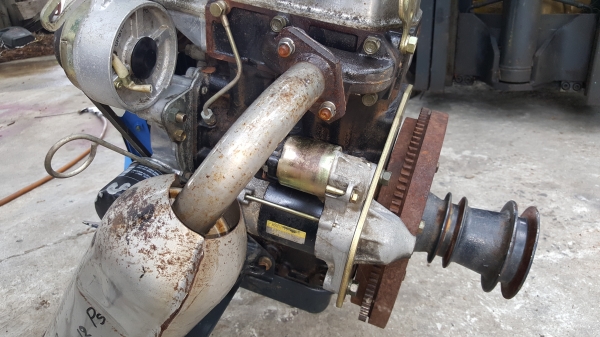 2 สูบ 12 แรง  พร้อมหม้อน้ำ  ราคา  15800 บาท รหัสสินค้า D3 - 9