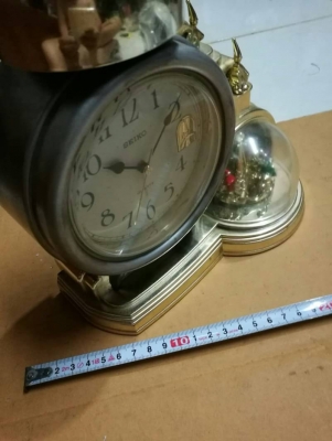 450 บ. ส่งฟรี 083-2000058  LINE ID: line832923 นาฬิกา SEIKO ตั้งโชว์และปลุกได้ พร้อมลูกเล่นที่หมุนโชว์สวยๆ