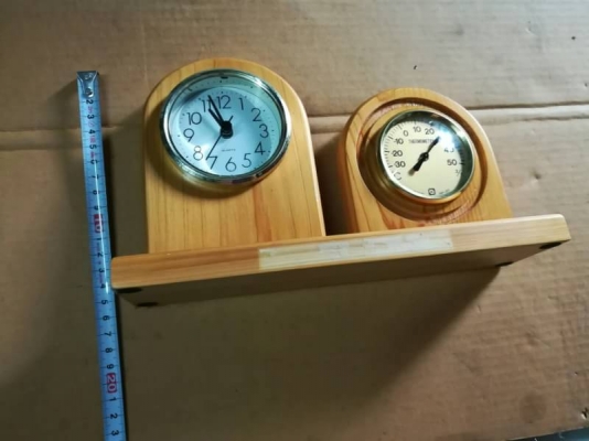 450บาท ส่งฟรี โทร083-2000058 นาฬิกาและวัดอุณหภูมิ เป็นกรอบไม้ จากญี่ปุ่น