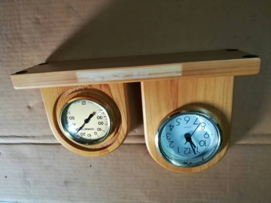 450บาท ส่งฟรี โทร083-2000058 นาฬิกาและวัดอุณหภูมิ เป็นกรอบไม้ จากญี่ปุ่น