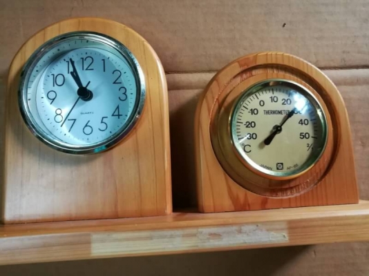 450บาท ส่งฟรี โทร083-2000058 นาฬิกาและวัดอุณหภูมิ เป็นกรอบไม้ จากญี่ปุ่น