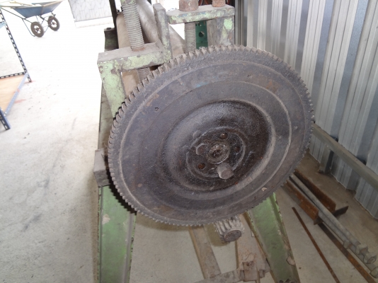 เครื่องม้วนเหล็กแผ่น ใช้มือหมุน