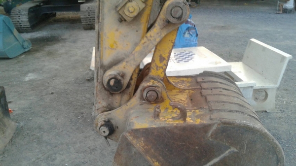 ขาย kobelco 60-3 เก่านอก ใบอินวอย เครื่องเดิม ปั้มเดิม มีใบมีดดัน มีลายหัวกระแทก สภาพพร้อมใช้งาน สนใจติดต่อได้ที่ 0802719535 คุณเบียร์