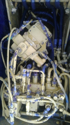 ขาย kobelco 60-3 เก่านอก ใบอินวอย เครื่องเดิม ปั้มเดิม มีใบมีดดัน มีลายหัวกระแทก สภาพพร้อมใช้งาน สนใจติดต่อได้ที่ 0802719535 คุณเบียร์